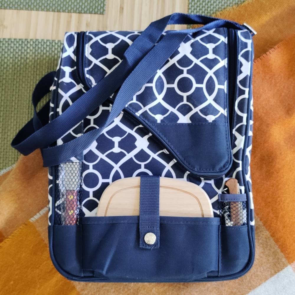 Picnic at Ascot wine and cheese picnic set